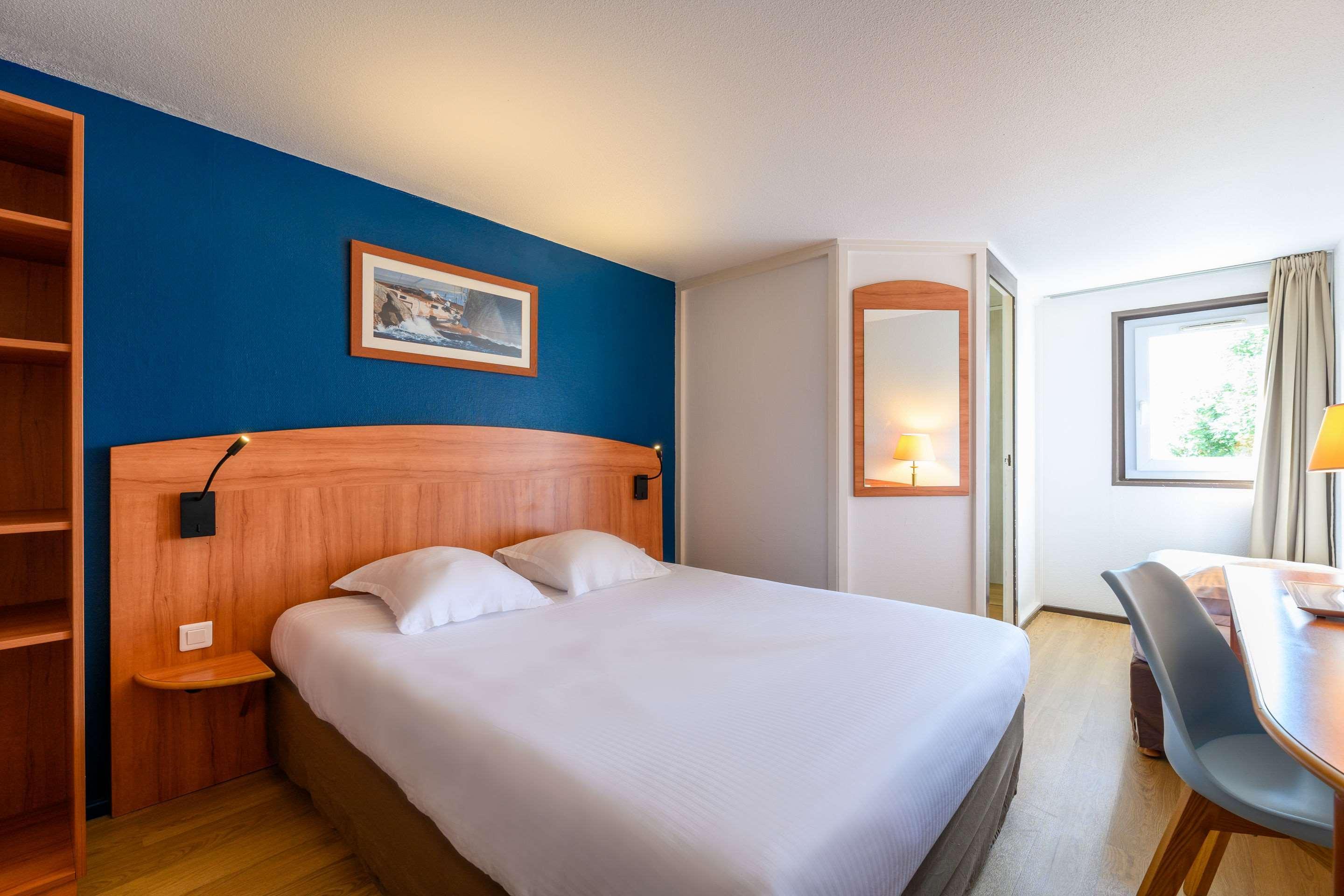 Comfort Hotel Évreux Buitenkant foto