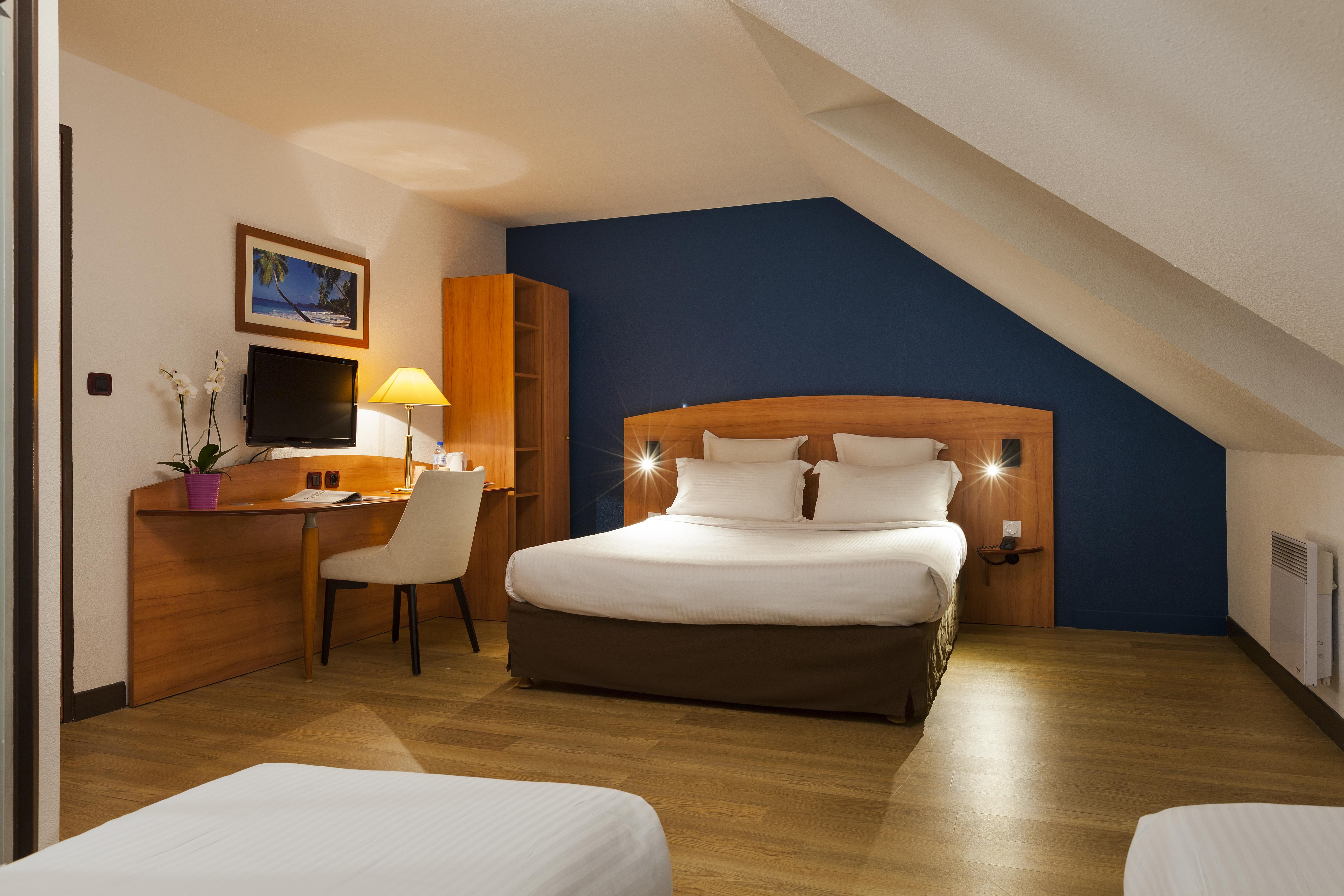Comfort Hotel Évreux Buitenkant foto