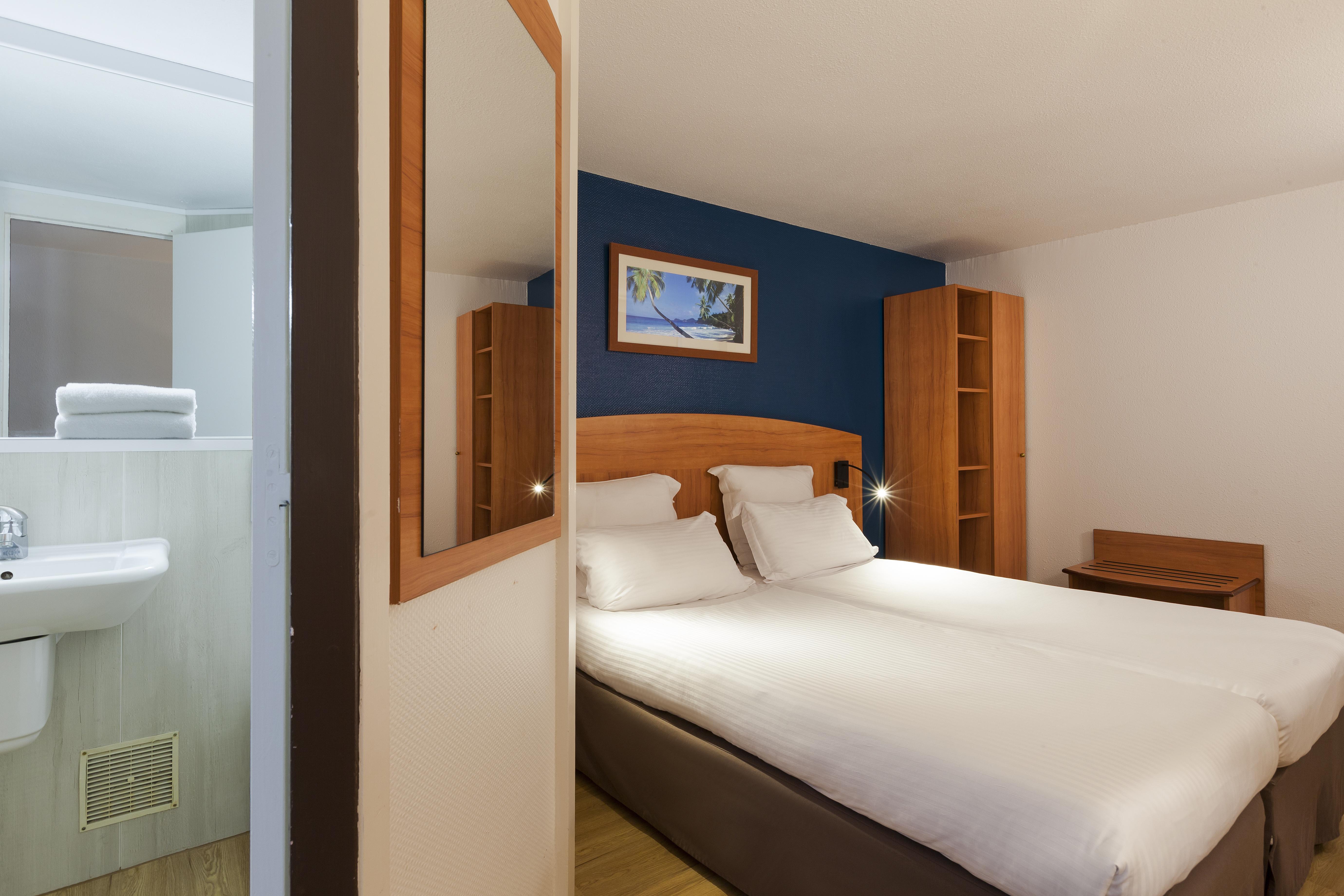 Comfort Hotel Évreux Buitenkant foto