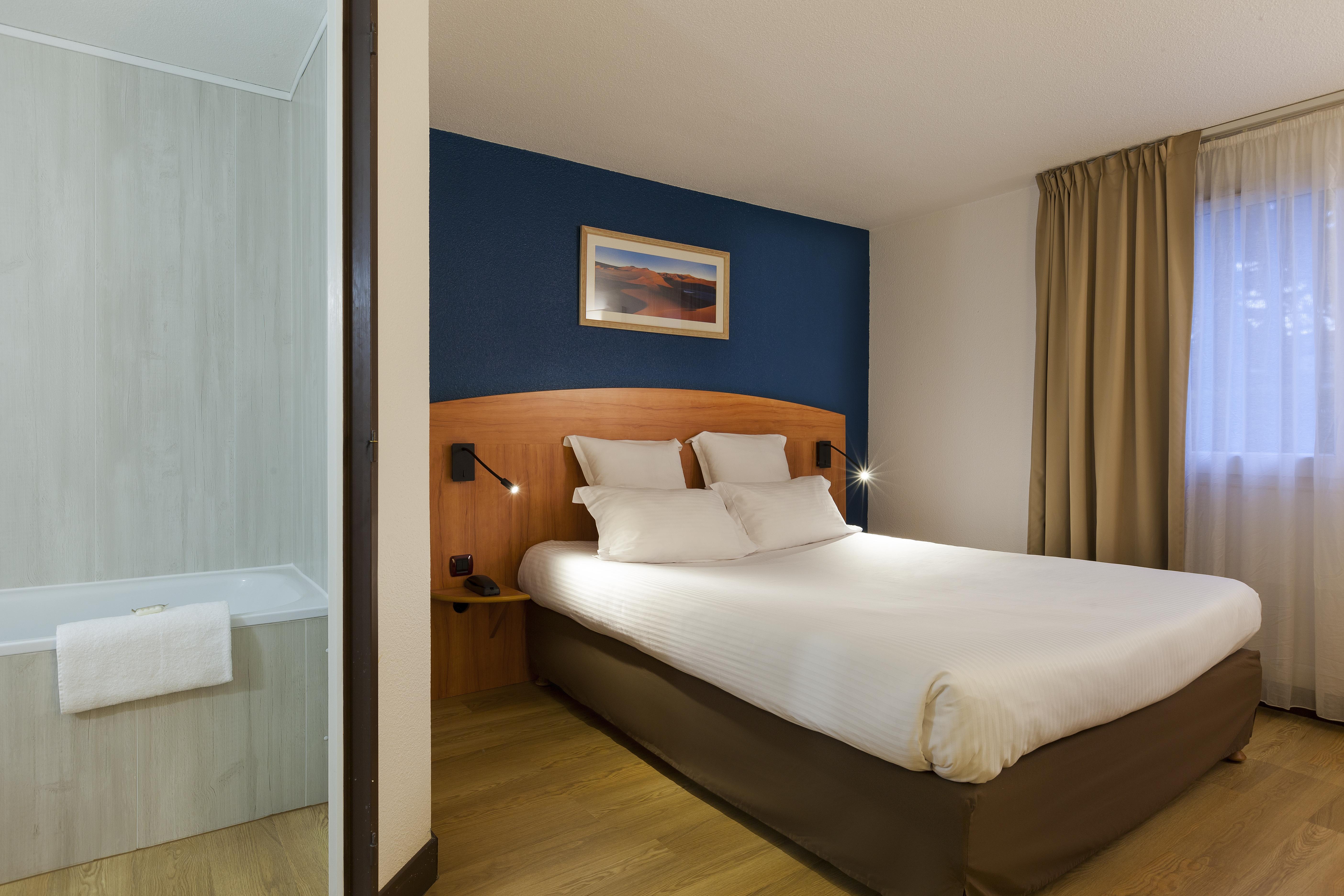 Comfort Hotel Évreux Buitenkant foto