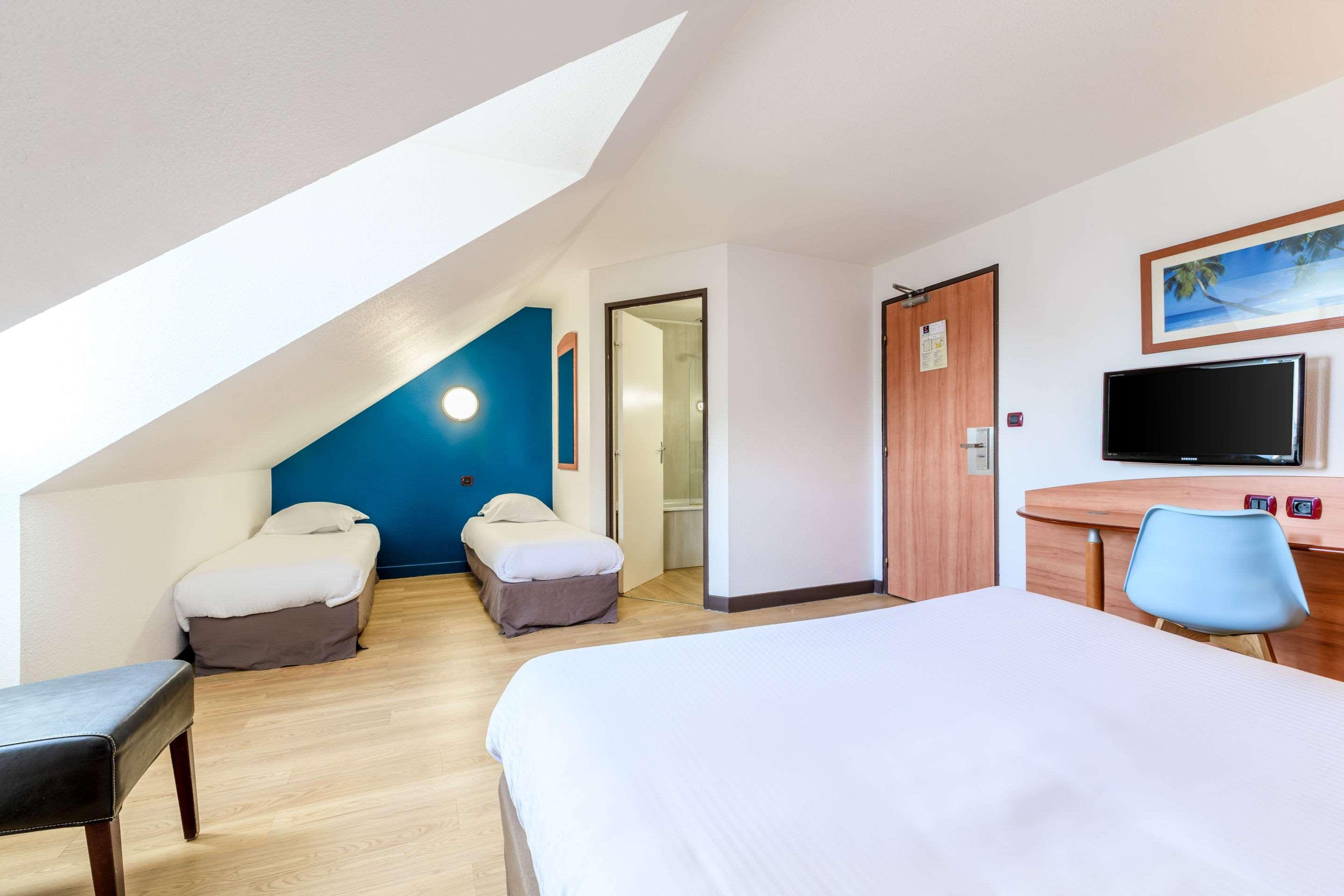 Comfort Hotel Évreux Buitenkant foto
