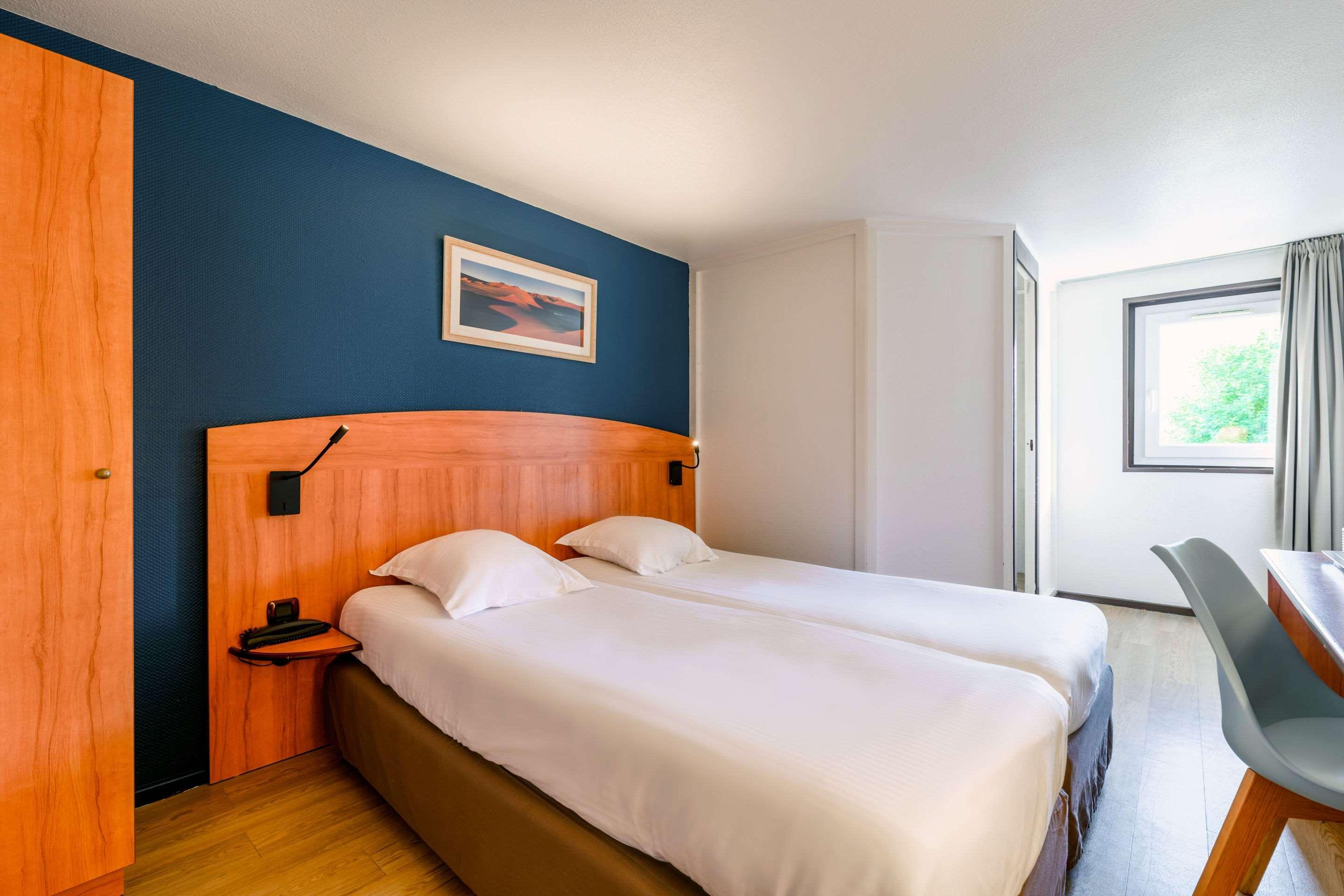 Comfort Hotel Évreux Buitenkant foto