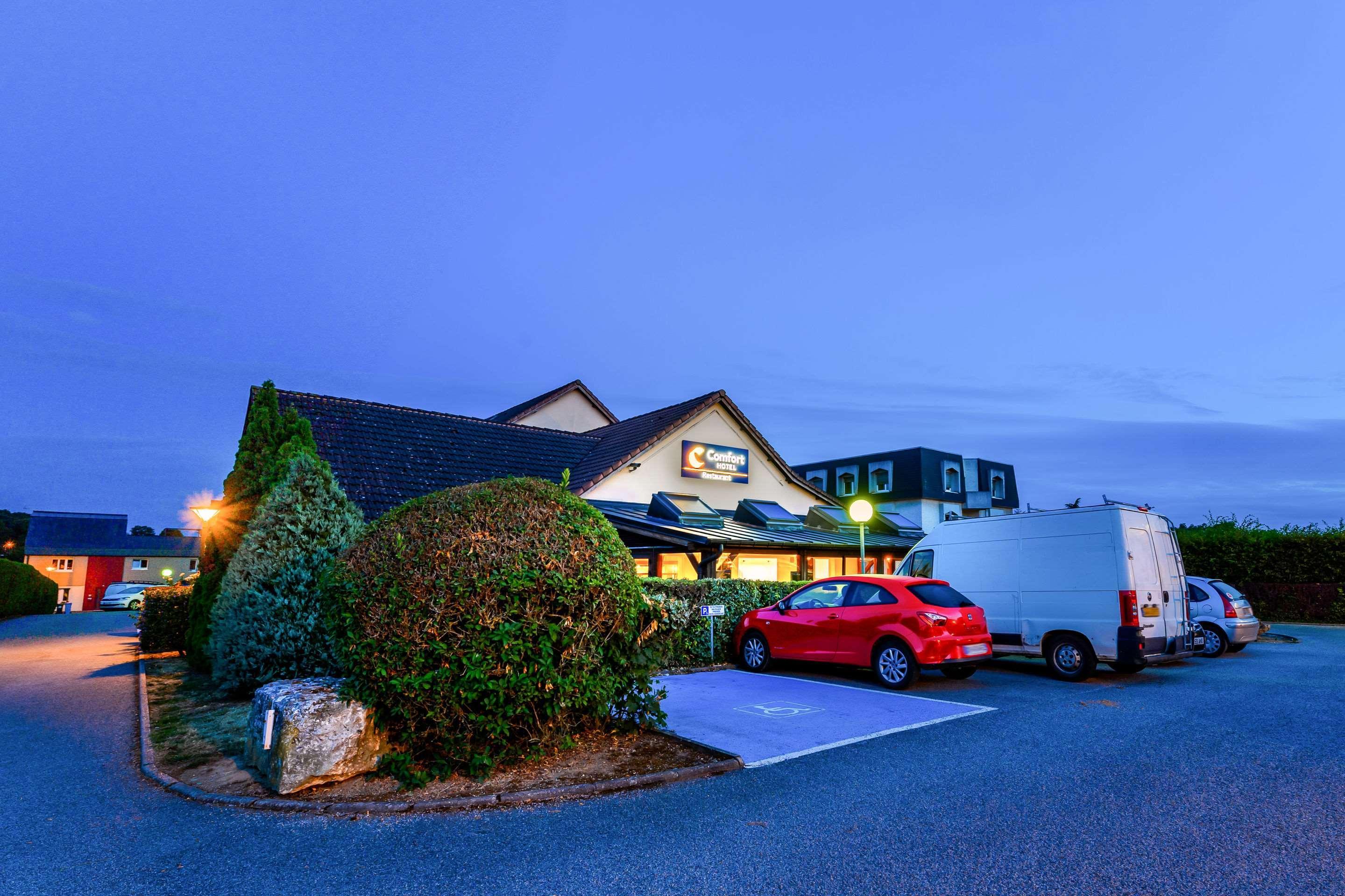 Comfort Hotel Évreux Buitenkant foto
