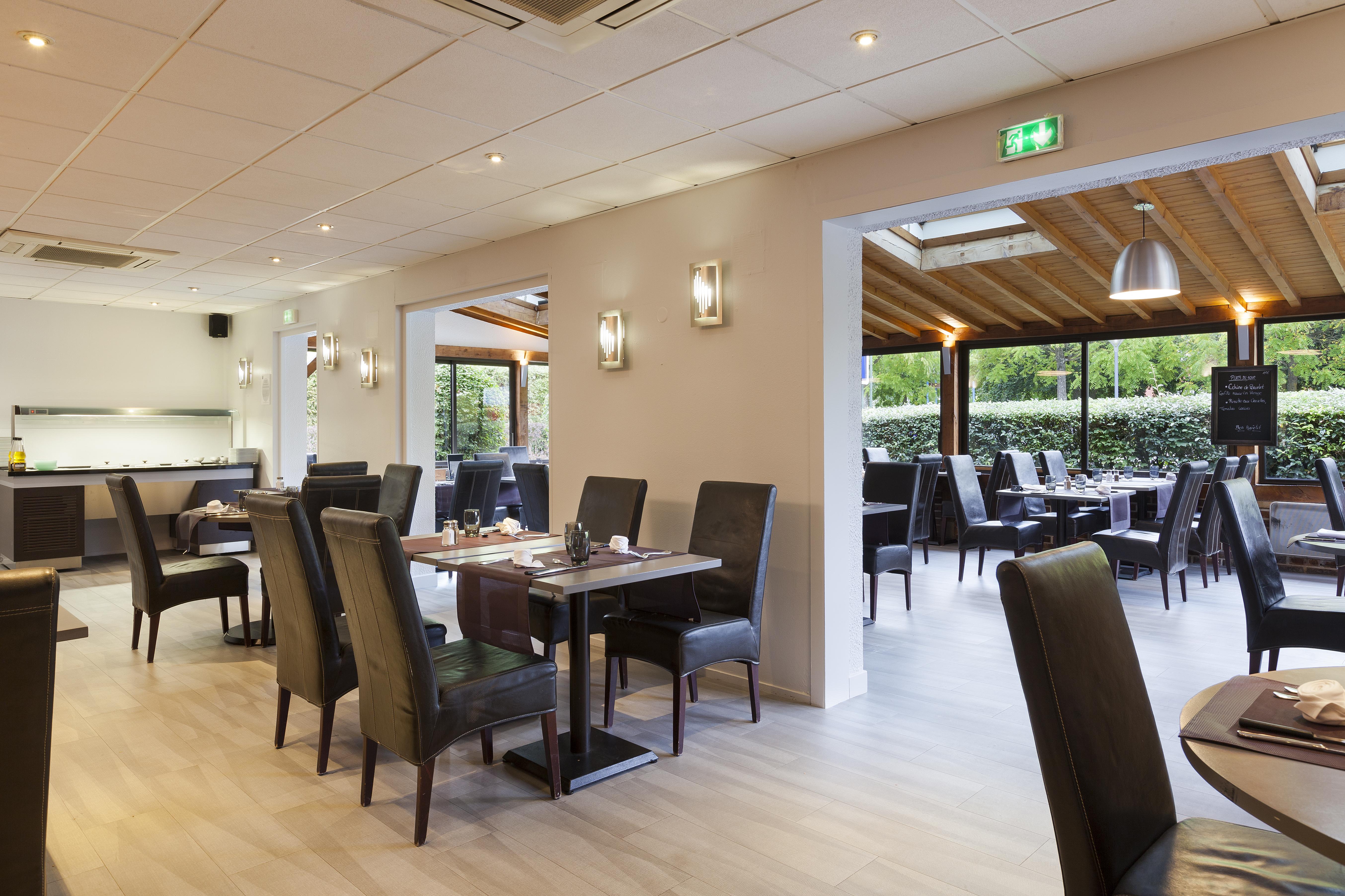 Comfort Hotel Évreux Buitenkant foto