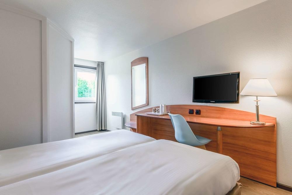Comfort Hotel Évreux Buitenkant foto
