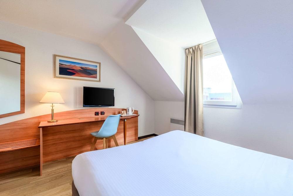 Comfort Hotel Évreux Buitenkant foto