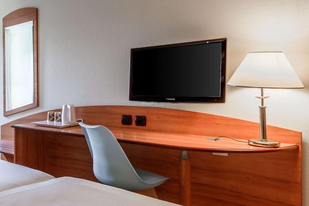 Comfort Hotel Évreux Buitenkant foto