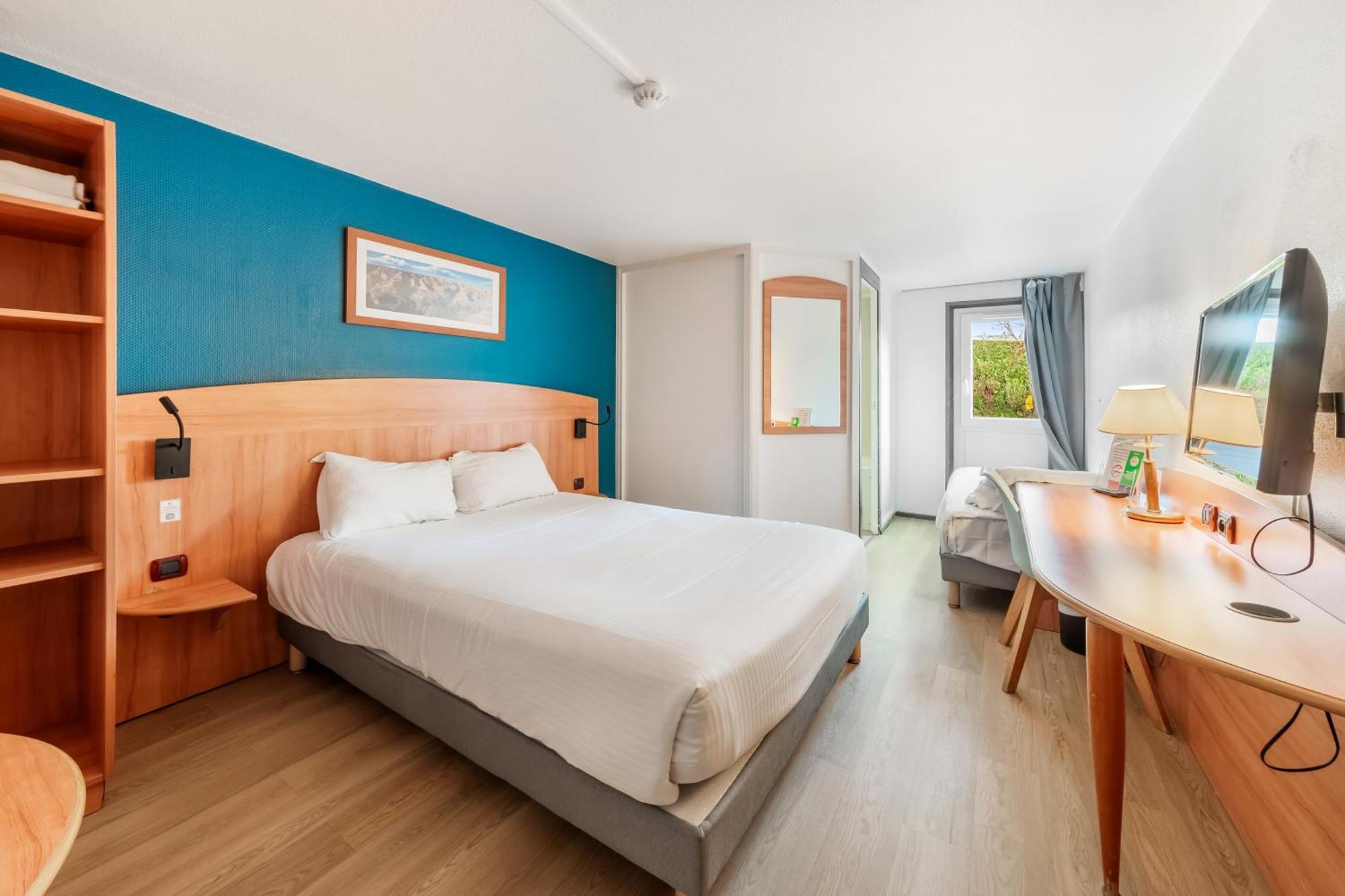 Comfort Hotel Évreux Buitenkant foto
