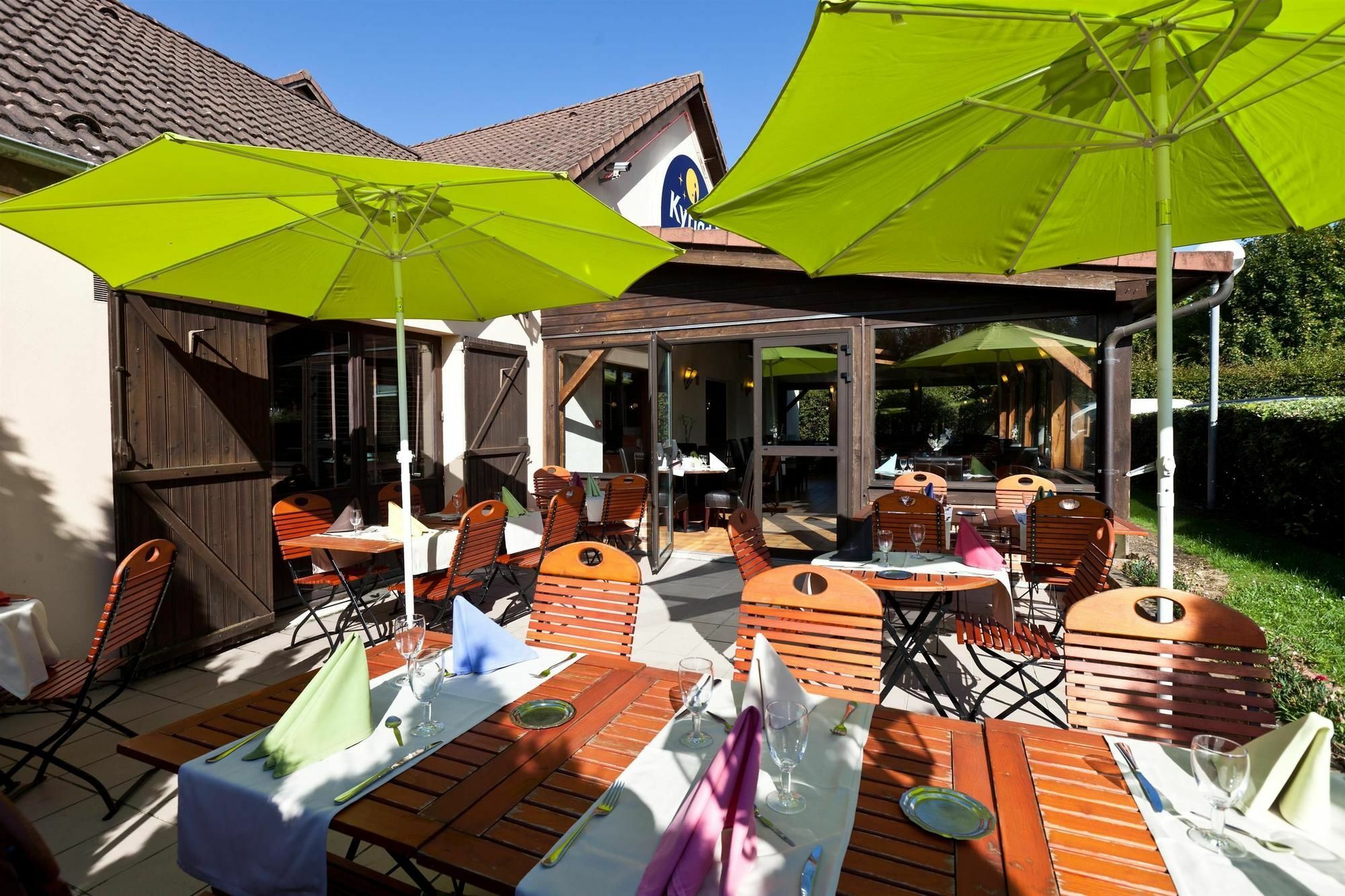 Comfort Hotel Évreux Buitenkant foto