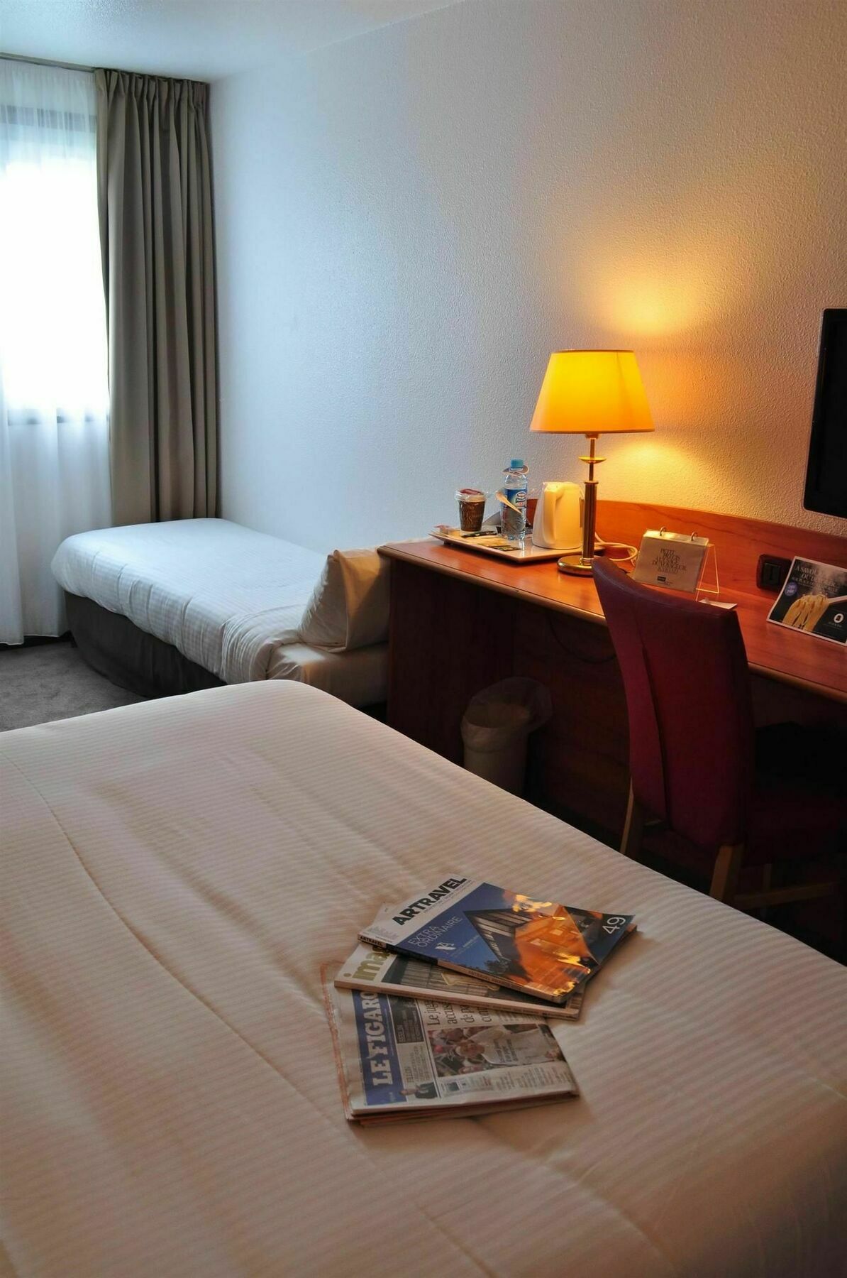 Comfort Hotel Évreux Buitenkant foto